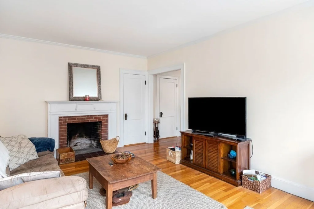 2 bed, 1 bath apartment for rent at 32 Shepard St Unit 22, Neighborhood Nine — photo 3 of 15