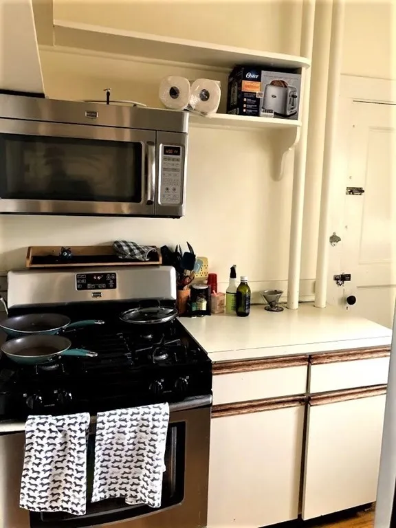2 bed, 1 bath apartment for rent at 32 Shepard St Unit 32, Harvard Square — photo 4 of 9