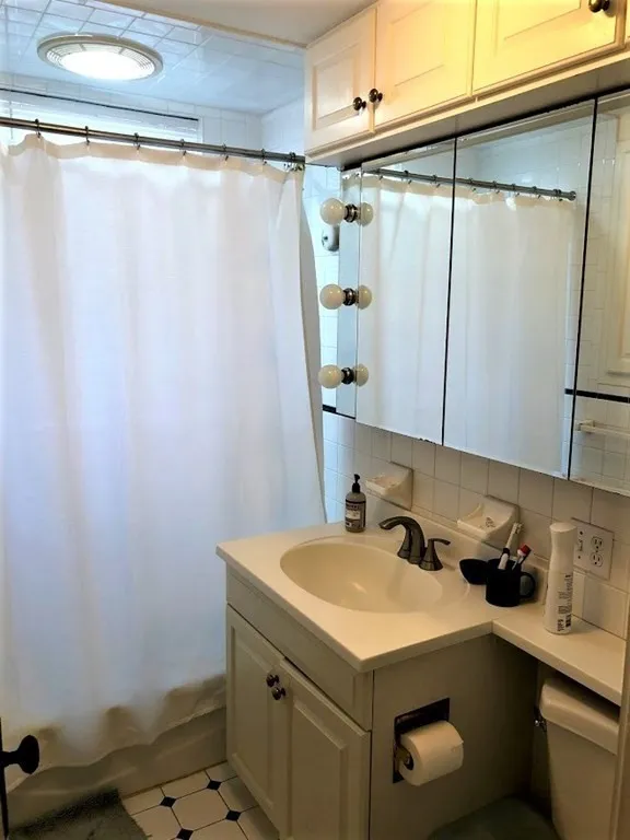 2 bed, 1 bath apartment for rent at 32 Shepard St Unit 32, Harvard Square — photo 8 of 9