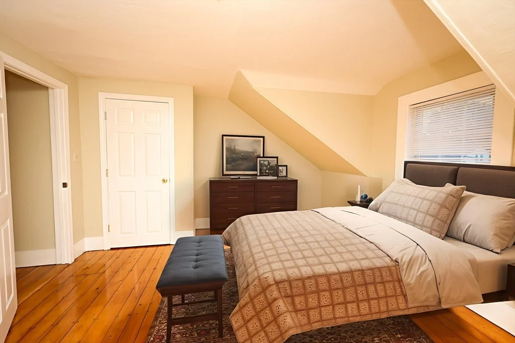3 bed, 1 bath apartment for rent at 32 Sheppard Ave Unit 32, Braintree — photo 3 of 13