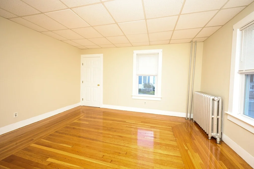 3 bed, 1 bath apartment for rent at 32 Sheppard Ave Unit 32, Braintree — photo 7 of 13