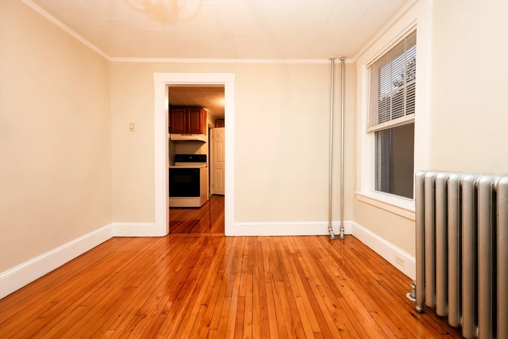3 bed, 1 bath apartment for rent at 32 Sheppard Ave Unit 32, Braintree — photo 12 of 13