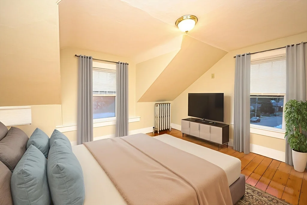 3 bed, 1 bath apartment for rent at 32 Sheppard Ave Unit 32, Braintree — photo 2 of 13