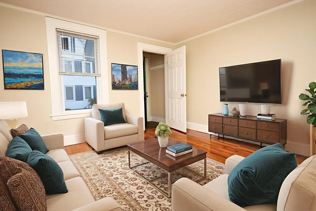 3 bed, 1 bath apartment for rent at 32 Sheppard Ave Unit 32, Braintree