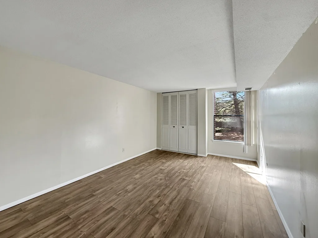 1 bed, 1 bath apartment for rent at 32 Shrewsbury Green Dr Unit F, Shrewsbury — photo 9 of 17