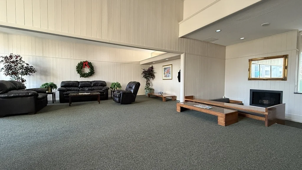 1 bed, 1 bath apartment for rent at 32 Shrewsbury Green Dr Unit F, Shrewsbury — photo 13 of 17