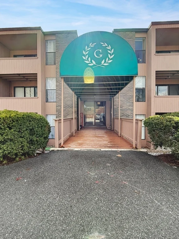 1 bed, 1 bath apartment for rent at 32 Shrewsbury Green Dr Unit F, Shrewsbury