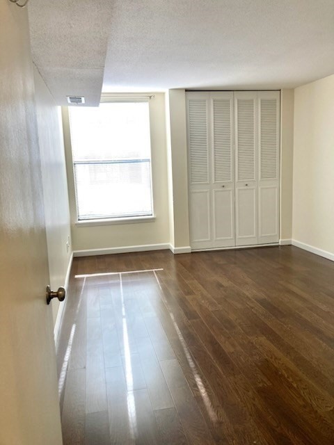 1 bed, 1 bath apartment for rent at 32 Shrewsbury Green Unit G, Shrewsbury — photo 2 of 12
