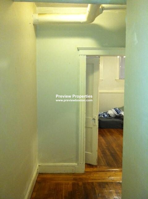 Studio bed, 1 bath apartment for rent at 32 Sidlaw Rd Unit 2P, Brighton — photo 8 of 14