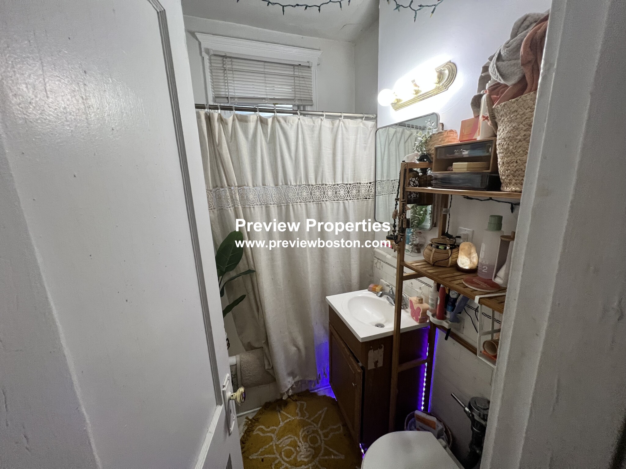 Studio bed, 1 bath apartment for rent at 32 Sidlaw Rd Unit 2P, Brighton — photo 4 of 14