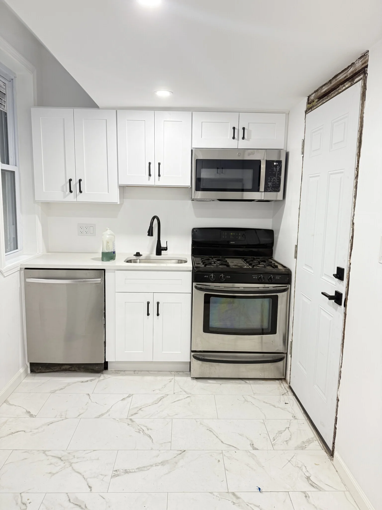2 bed, 1 bath apartment for rent at 32 Sidlaw St, Brighton — photo 4 of 11