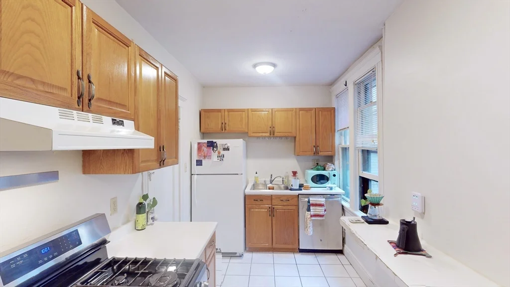 1 bed, 1 bath apartment for rent at 32 Sidlaw Unit 7, Brighton — photo 1 of 10