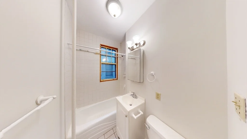 1 bed, 1 bath apartment for rent at 32 Sidlaw Unit 7, Brighton — photo 9 of 10