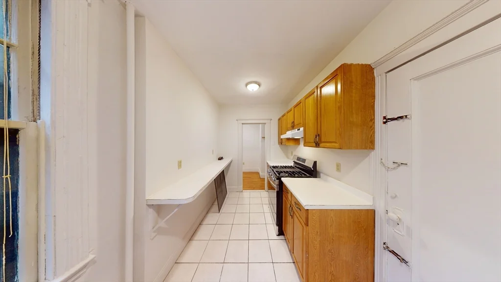 1 bed, 1 bath apartment for rent at 32 Sidlaw Unit 7, Brighton — photo 3 of 10