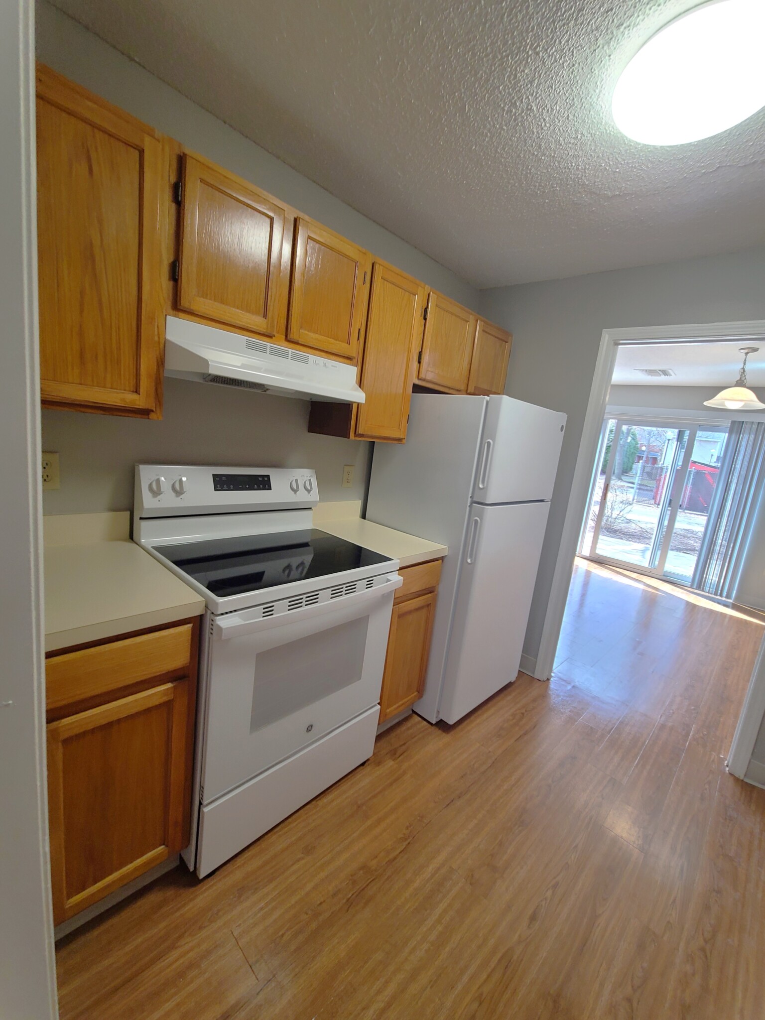 3 bed, 1.5 bath apartment for rent at 32 South Point Dr Unit 32, Dorchester — photo 3 of 11