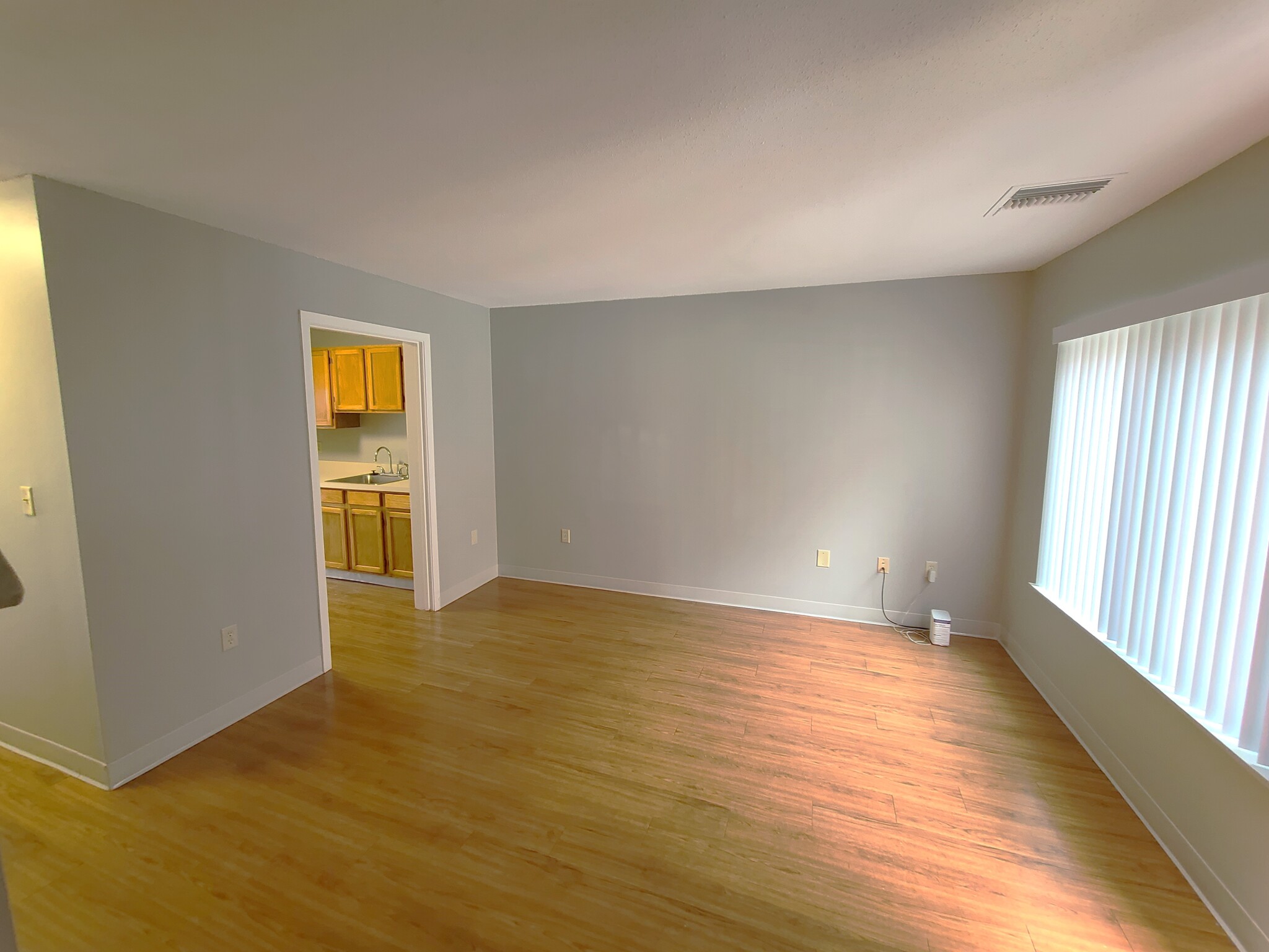 3 bed, 1.5 bath apartment for rent at 32 South Point Dr Unit 32, Dorchester — photo 2 of 11