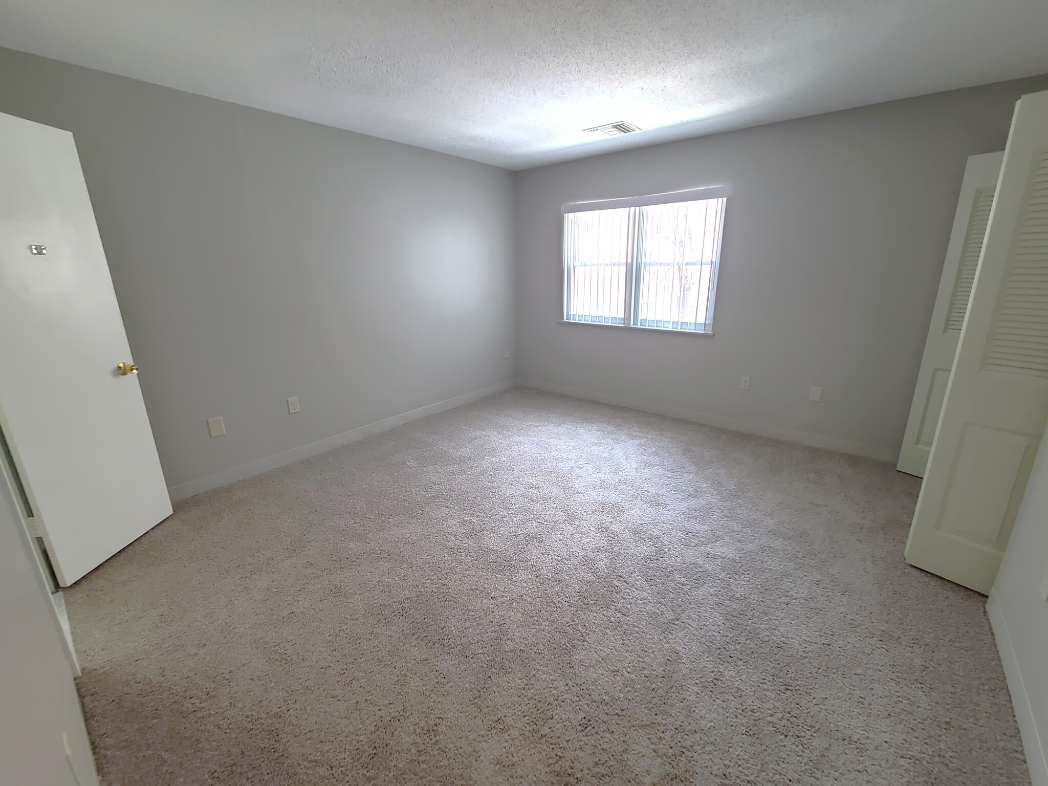3 bed, 1.5 bath apartment for rent at 32 South Point Dr Unit 32, Dorchester — photo 7 of 11