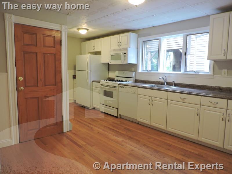 3 bed, 1 bath apartment for rent at 32 Speridakis Ter Unit 2, Central Square — photo 4 of 10
