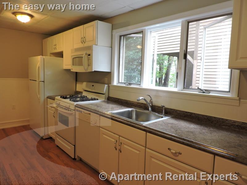3 bed, 1 bath apartment for rent at 32 Speridakis Ter Unit 2, Central Square — photo 5 of 10