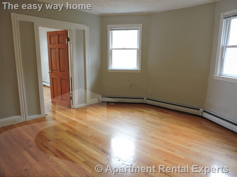 3 bed, 1 bath apartment for rent at 32 Speridakis Ter Unit 2, Central Square — photo 2 of 10