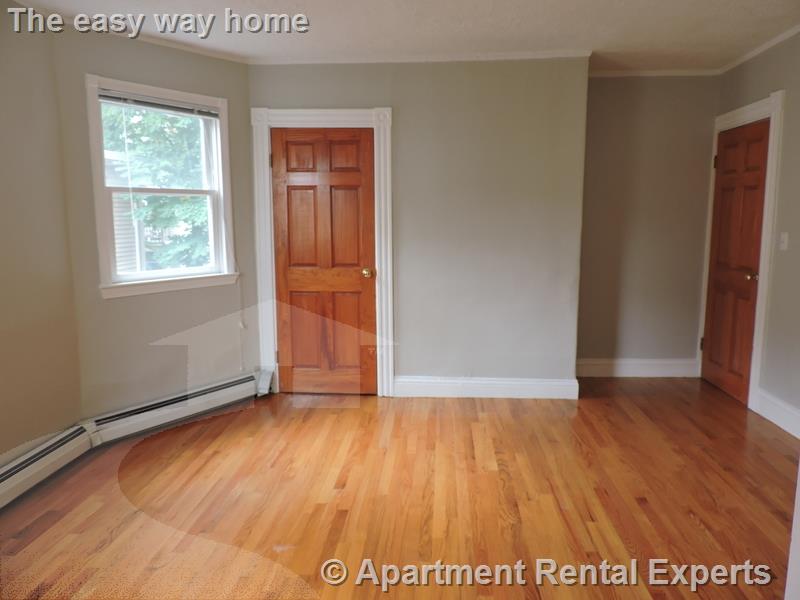 3 bed, 1 bath apartment for rent at 32 Speridakis Ter Unit 2, Central Square — photo 3 of 10