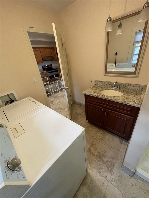 3 bed, 2 bath apartment for rent at 32 Suffolk St Unit 2, The Port — photo 20 of 22