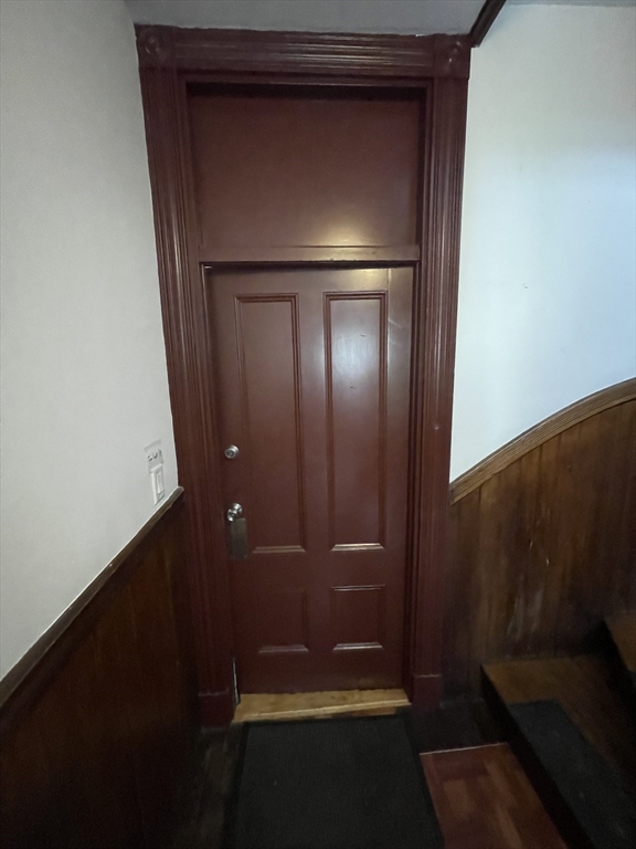 3 bed, 2 bath apartment for rent at 32 Suffolk St Unit 2, The Port — photo 2 of 22
