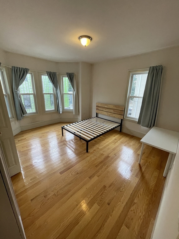 3 bed, 2 bath apartment for rent at 32 Suffolk St Unit 2, The Port — photo 6 of 22