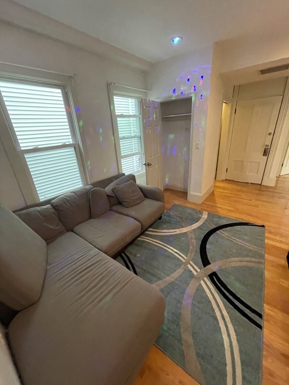3 bed, 2 bath apartment for rent at 32 Suffolk St Unit 2, The Port — photo 15 of 22