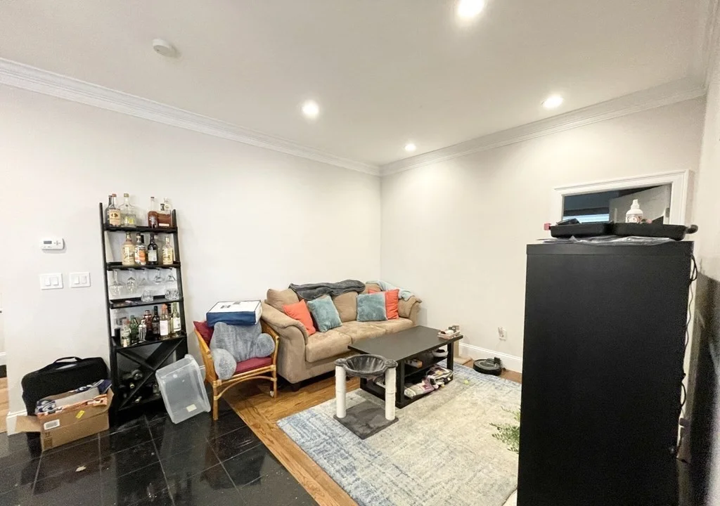 6 bed, 3 bath apartment for rent at 32 Sumner St Unit 1, Dorchester — photo 5 of 14