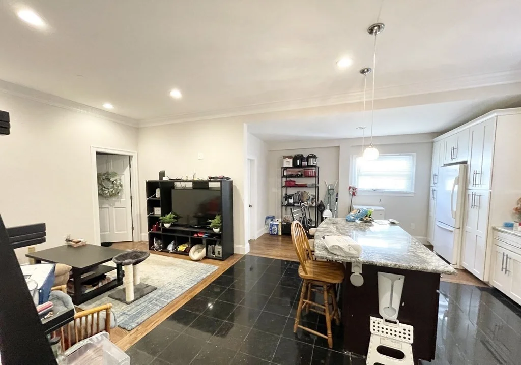 6 bed, 3 bath apartment for rent at 32 Sumner St Unit 1, Dorchester — photo 3 of 14