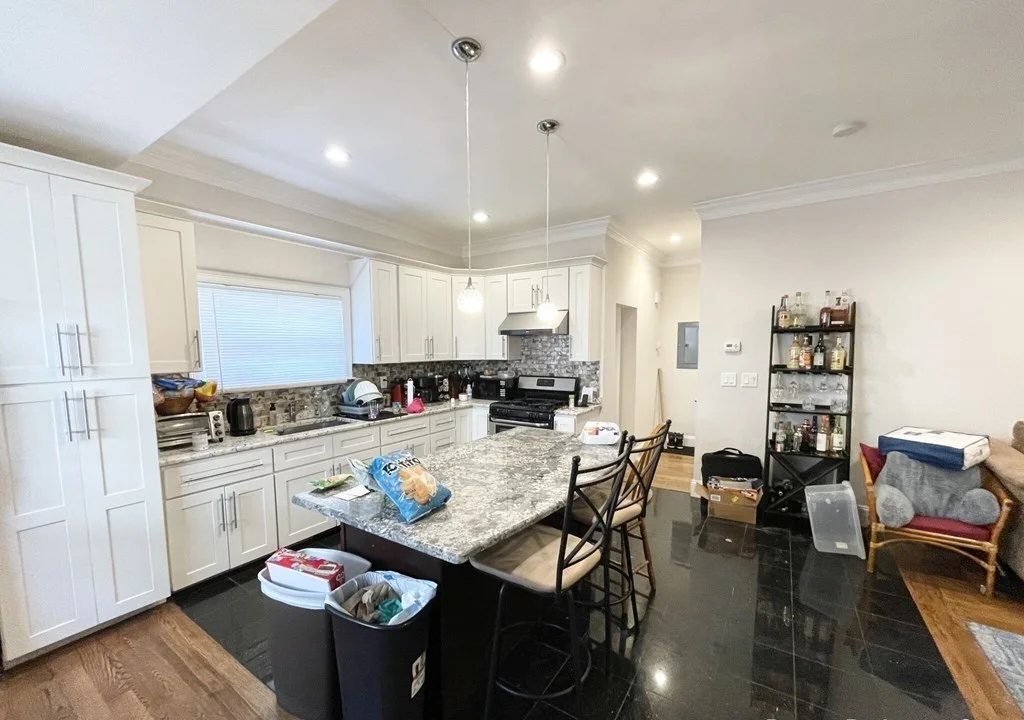 6 bed, 3 bath apartment for rent at 32 Sumner St Unit 1, Dorchester