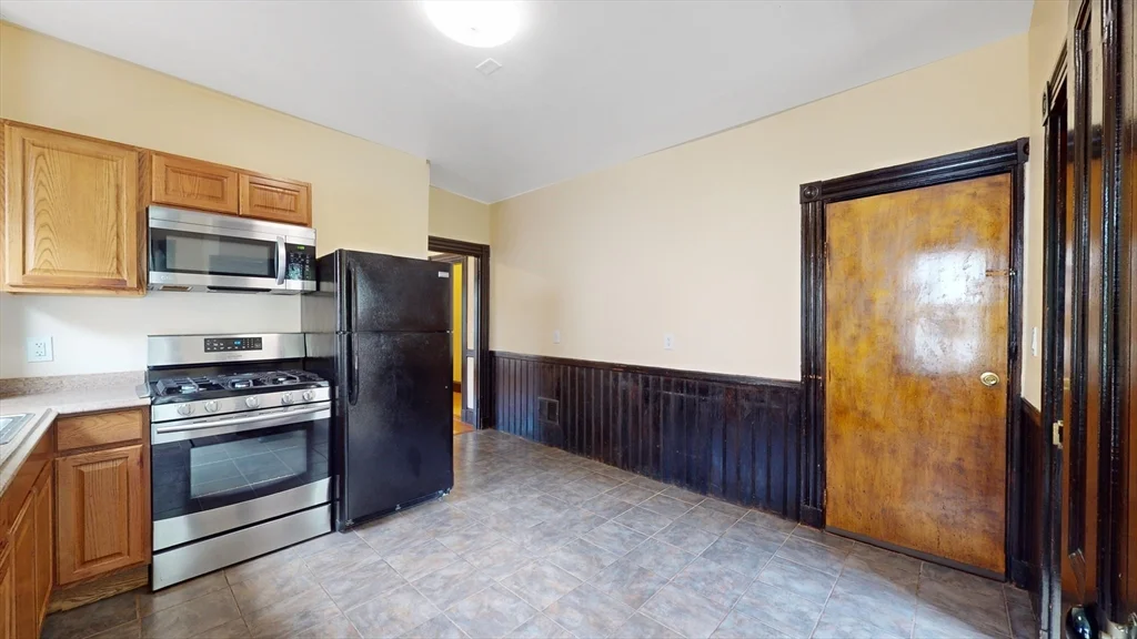 2 bed, 1 bath apartment for rent at 32 Thornton St Unit 2, Roxbury — photo 9 of 21