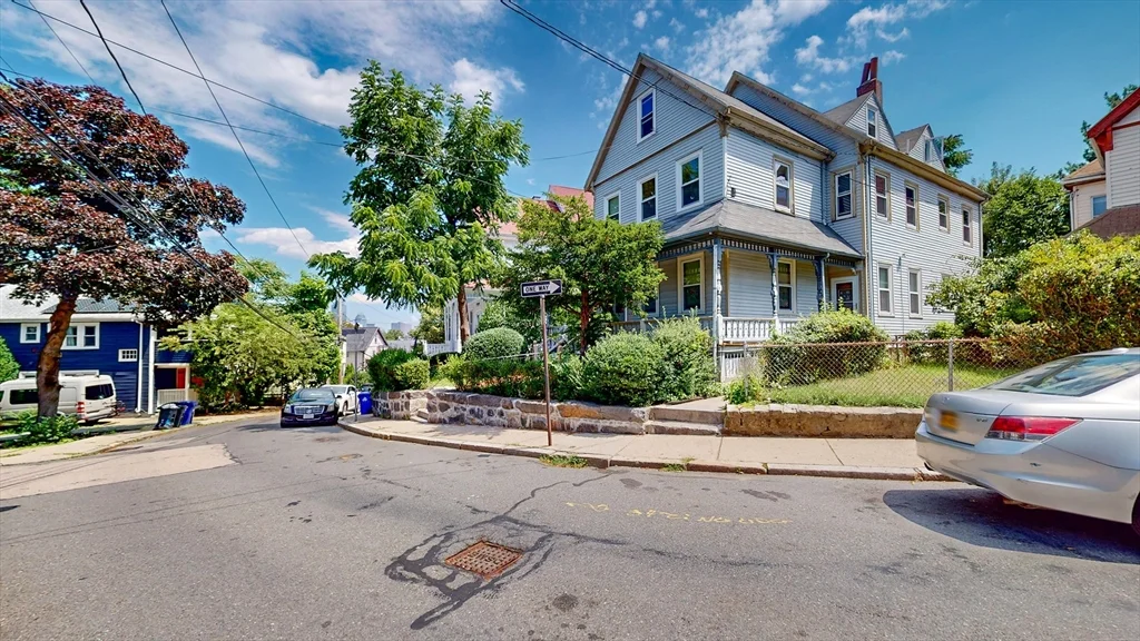 2 bed, 1 bath apartment for rent at 32 Thornton St Unit 2, Roxbury — photo 2 of 21