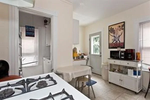 4 bed, 1 bath apartment for rent at 32 Touro Ave Unit 1, Tufts University — photo 5 of 12