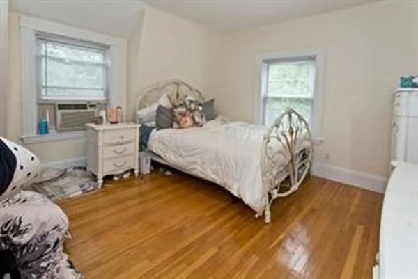 4 bed, 1 bath apartment for rent at 32 Touro Ave Unit 1, Tufts University — photo 9 of 12