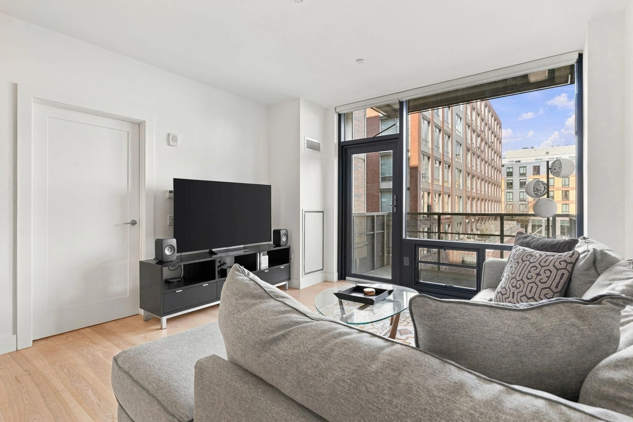 1 bed, 1 bath apartment for rent at 32 Traveler St Unit 313, South End — photo 4 of 38