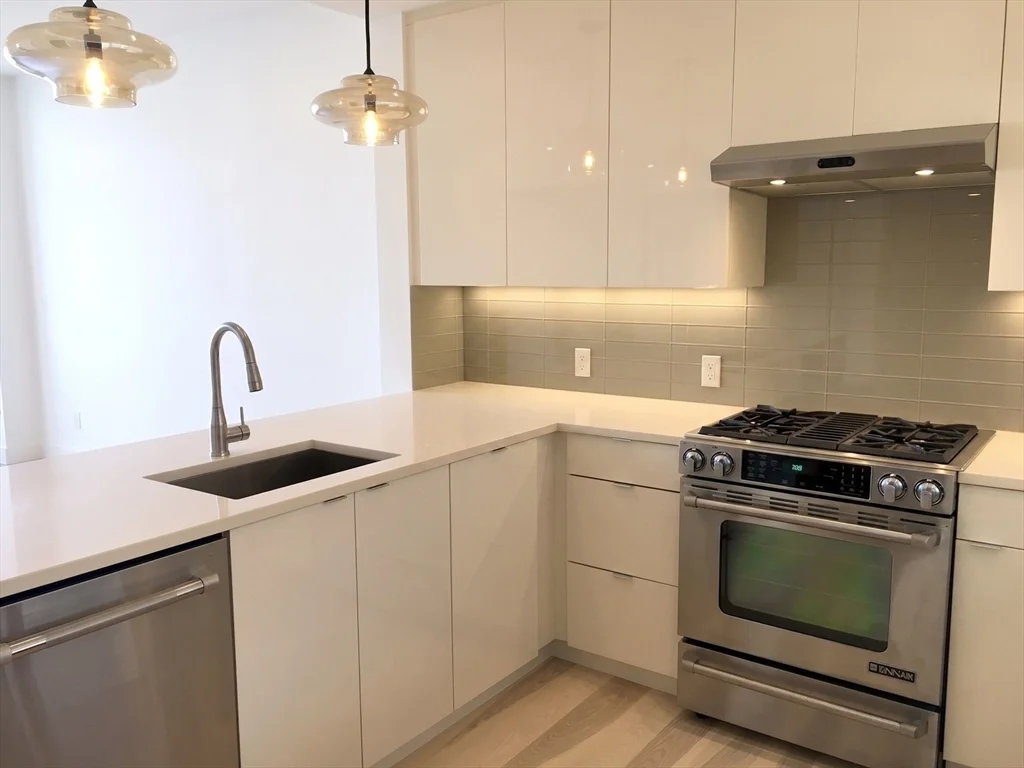 1 bed, 1 bath apartment for rent at 32 Traveler St Unit 613, South End — photo 3 of 30