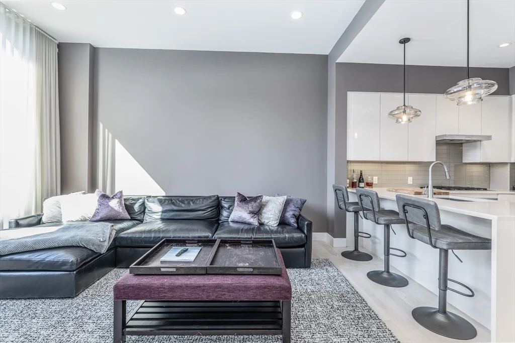 1 bed, 1 bath apartment for rent at 32 Traveler St Unit 808, South End — photo 4 of 33