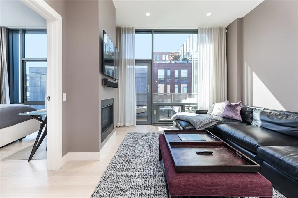 1 bed, 1 bath apartment for rent at 32 Traveler St Unit 808, South End — photo 3 of 33
