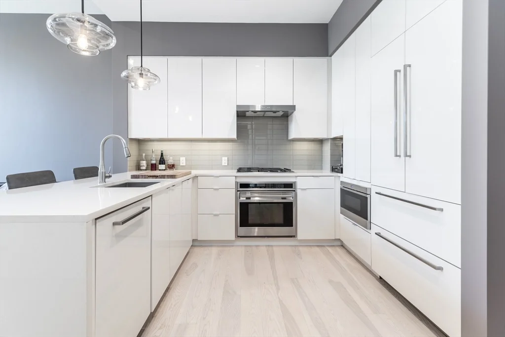 1 bed, 1 bath apartment for rent at 32 Traveler St Unit 808, South End — photo 9 of 33