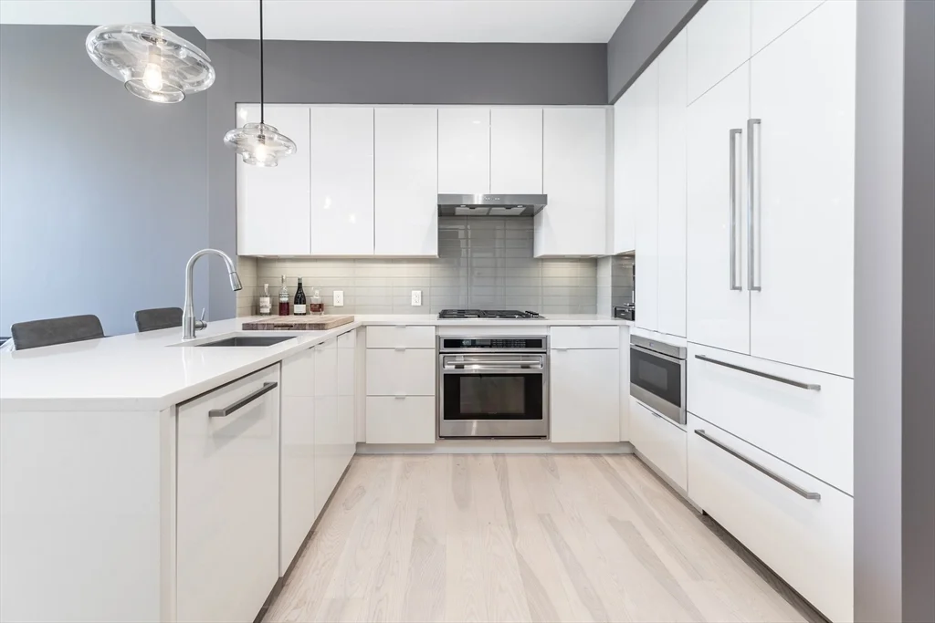 1 bed, 1 bath apartment for rent at 32 Traveler St Unit PH8, South End — photo 12 of 39