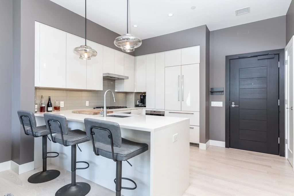 1 bed, 1 bath apartment for rent at 32 Traveler St Unit PH8, South End — photo 10 of 39