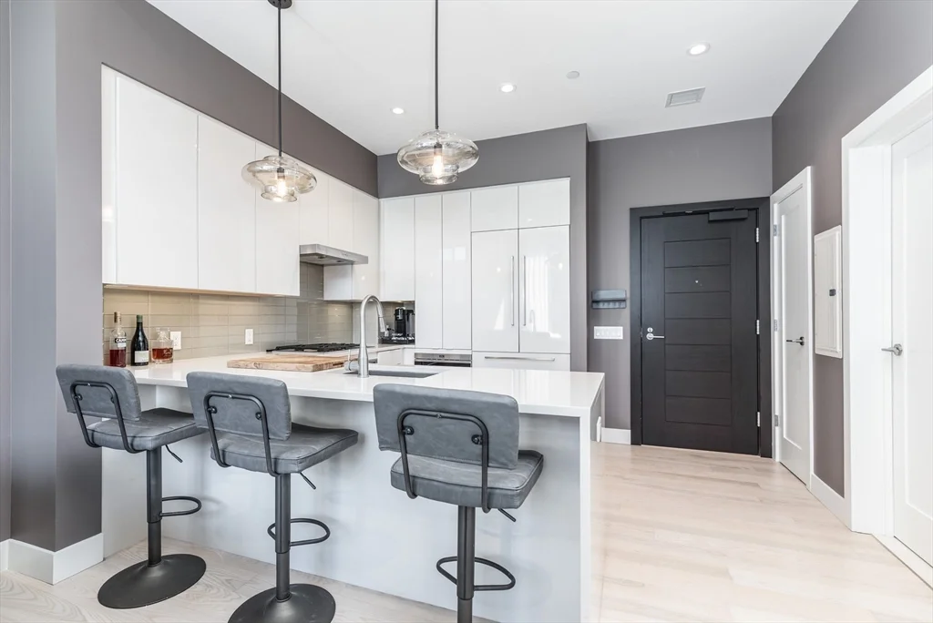 1 bed, 1 bath apartment for rent at 32 Traveler St Unit PH8, South End — photo 11 of 39