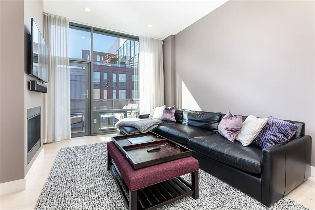 1 bed, 1 bath apartment for rent at 32 Traveler St Unit PH8, South End — photo 3 of 39