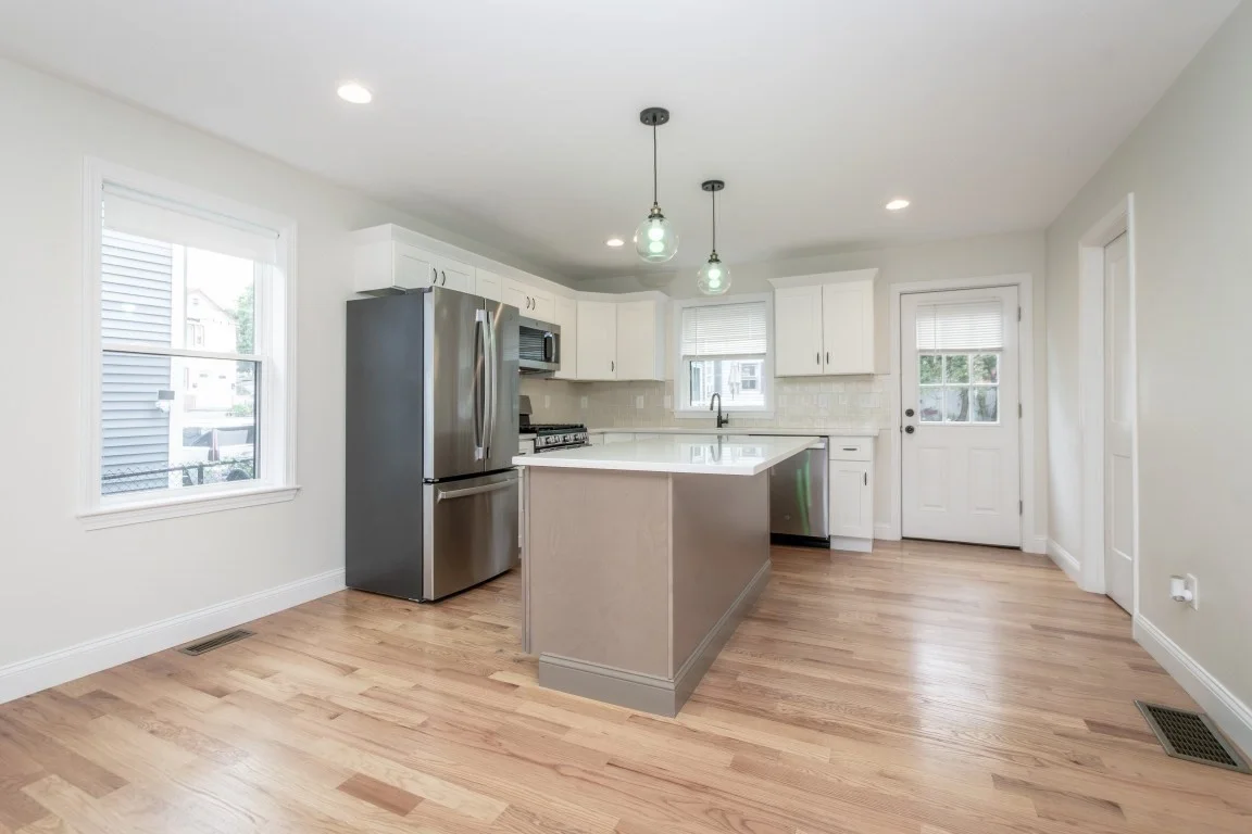 3 bed, 2 bath apartment for rent at 32 Union St Unit 32, Lowell — photo 3 of 24