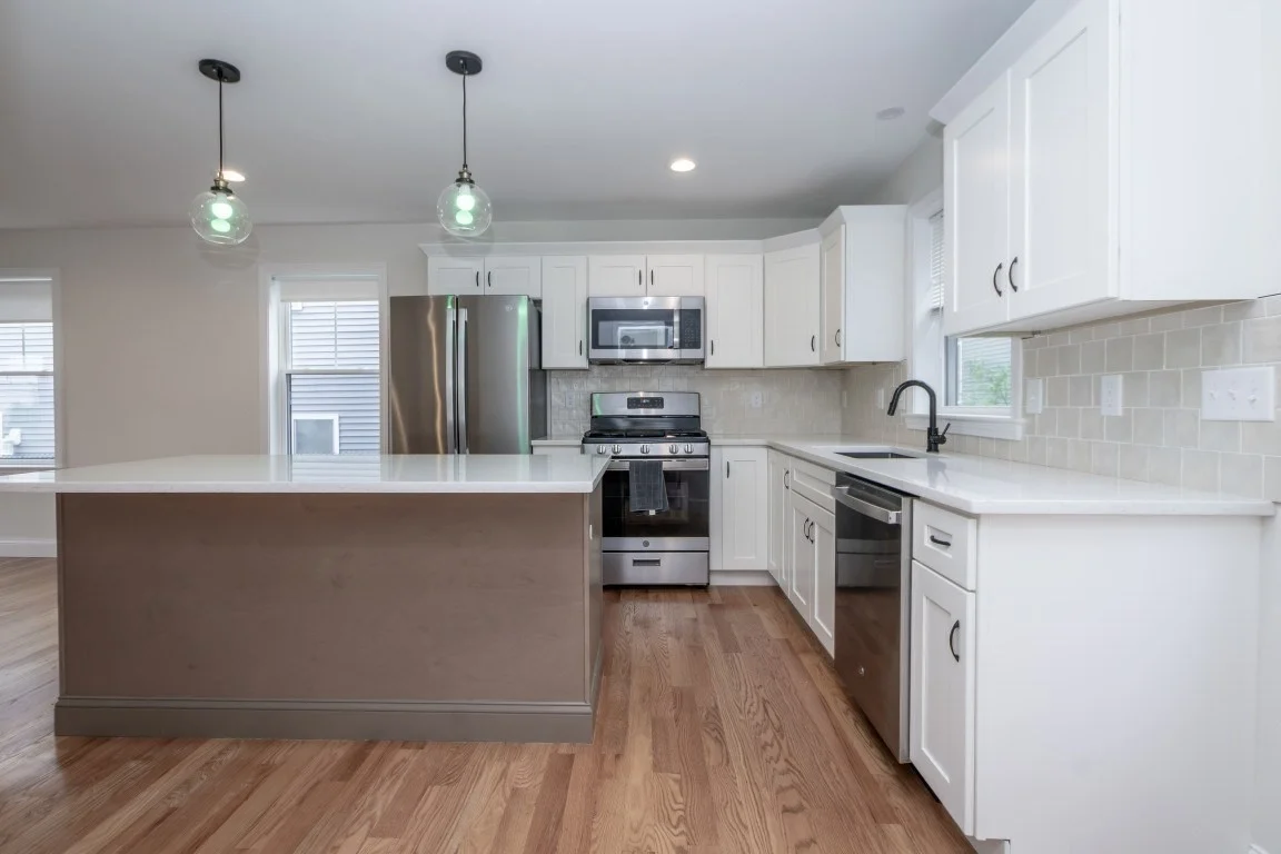 3 bed, 2 bath apartment for rent at 32 Union St Unit 32, Lowell — photo 2 of 24