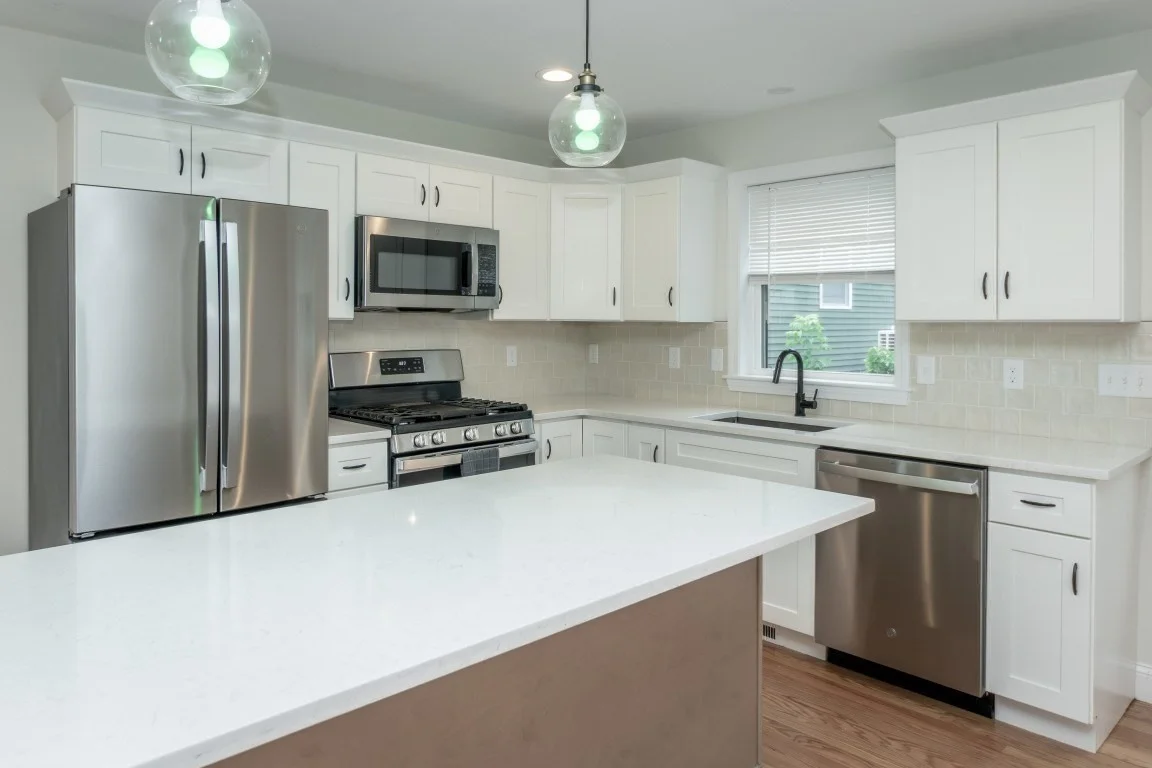 3 bed, 2 bath apartment for rent at 32 Union St Unit 32, Lowell — photo 5 of 24
