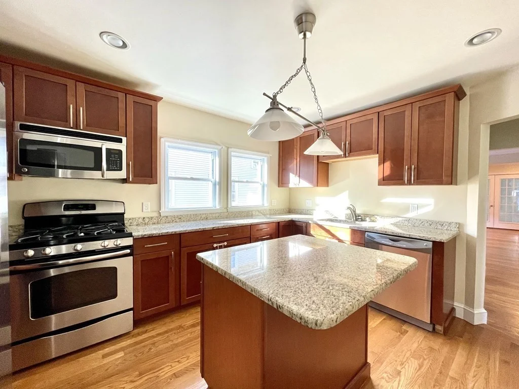 2 bed, 1 bath apartment for rent at 32 Unity Ave Unit 32, Belmont — photo 2 of 21