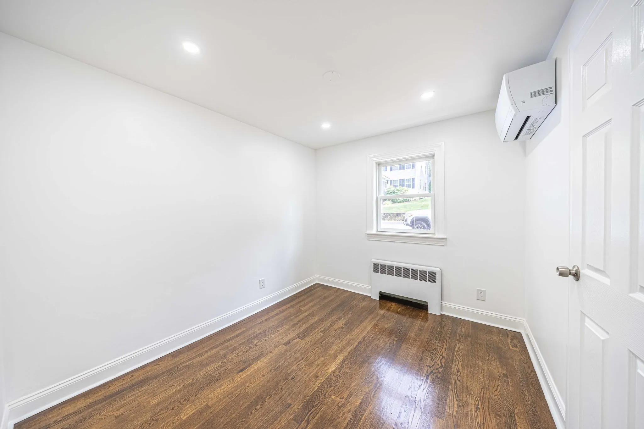 3 bed, 1 bath apartment for rent at 32 Villa St Unit 1, Cedarwood — photo 7 of 17